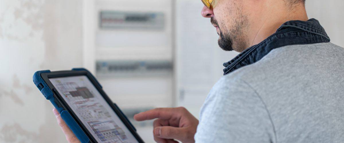 Okosmérő és napelem – tudatos energiahasználat megbízható alapon